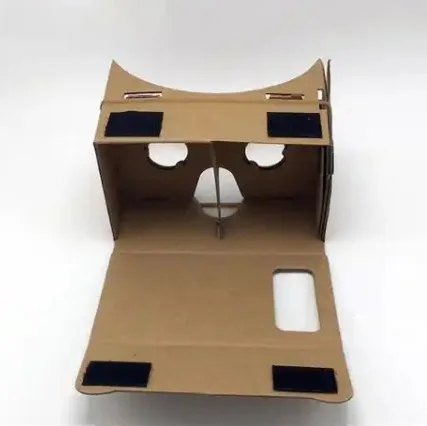 Cardboard Versión 2.0 en cartón kraft, vista plana